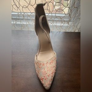 Size 8.5 convertible shoe